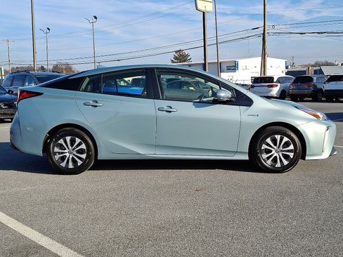 Used 2019 Toyota Prius XLE image 7