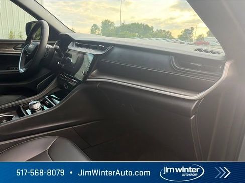 Used 2026 Jeep Grand Cherokee Limited AWD/4WD image 12