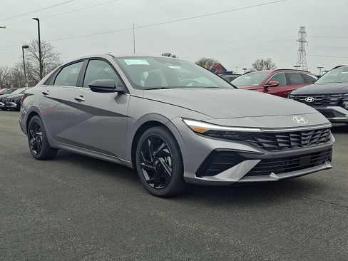 New 2026 Hyundai Elantra SEL Sport Premium image 1