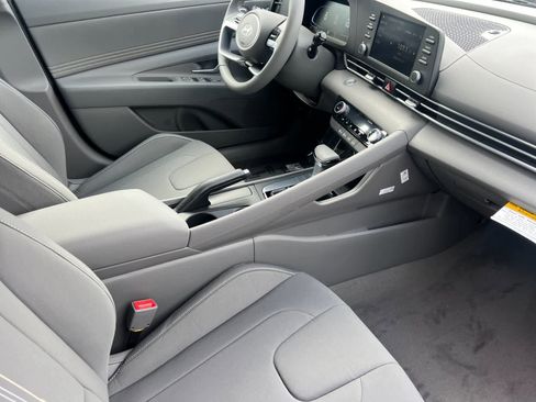New 2025 Hyundai Elantra Sport image 15