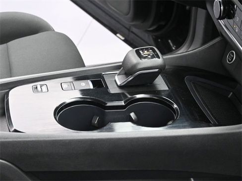 Used 2023 Nissan Rogue S image 36