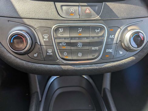 Used 2020 Chevrolet Malibu LT FWD image 14
