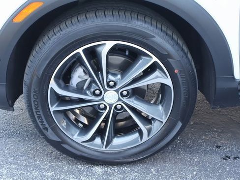 Used 2020 Buick Encore GX Essence w/ Advanced Technology Package image 8