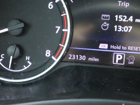 Used 2024 Nissan Sentra SV w/ SV Premium Package FWD image 11