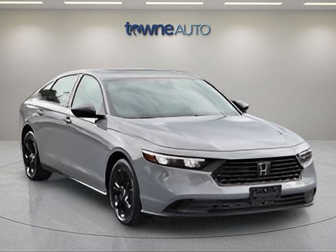 Used 2025 Honda Accord SE image 7