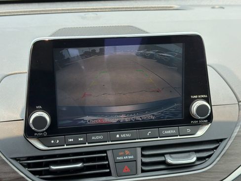 Used 2025 Nissan Altima 2.5 SV FWD image 20