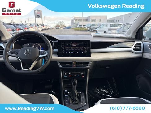 New 2026 Volkswagen Taos SE image 14