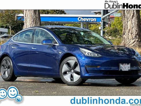 Used 2018 Tesla Model 3 Mid Range image 1