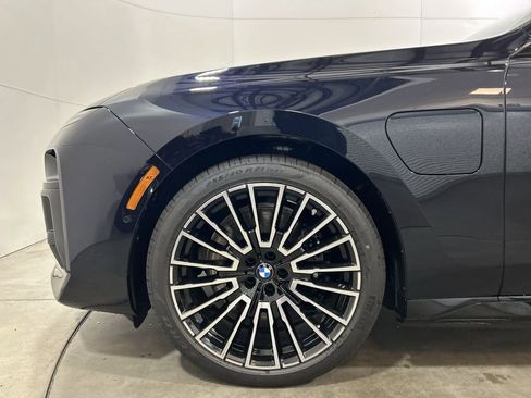 New 2026 BMW 750e xDrive w/ Premium Package image 10