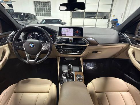 Used 2019 BMW X4 xDrive30i w/ Convenience Package AWD/4WD image 2