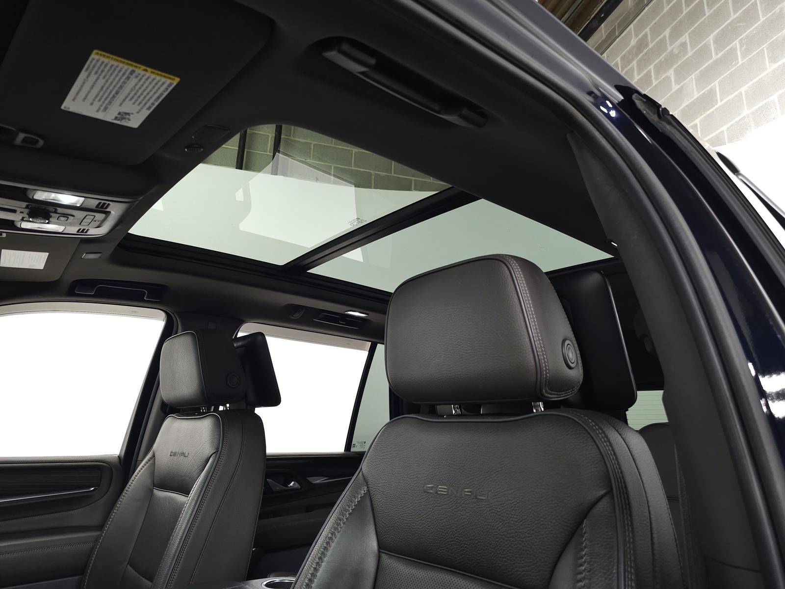 Used 2021 GMC Yukon Denali AWD/4WD image 21