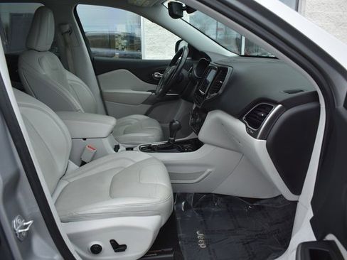 Used 2019 Jeep Cherokee Limited image 43