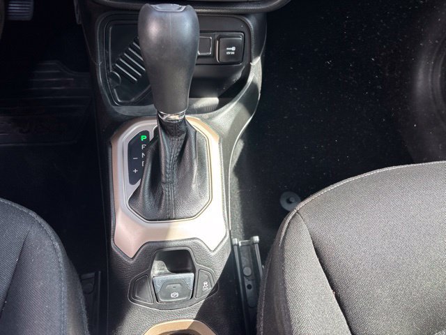 Used 2015 Jeep Renegade Sport w/ Power & Air Group FWD image 15