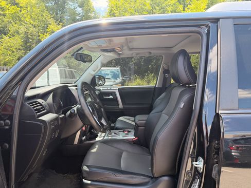 Used 2016 Toyota 4Runner SR5 Premium AWD/4WD image 6