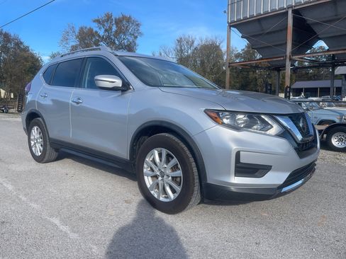 Used 2018 Nissan Rogue SV image 7