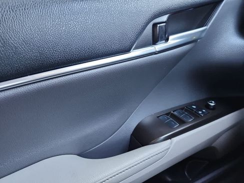 Used 2021 Toyota Camry XSE FWD image 21