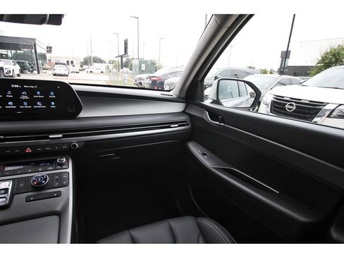 Certified 2025 Hyundai Palisade SEL AWD/4WD image 13