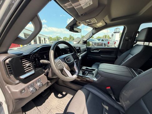 Used 2024 GMC Sierra 1500 Elevation w/ Elevation Premium Package AWD/4WD image 27