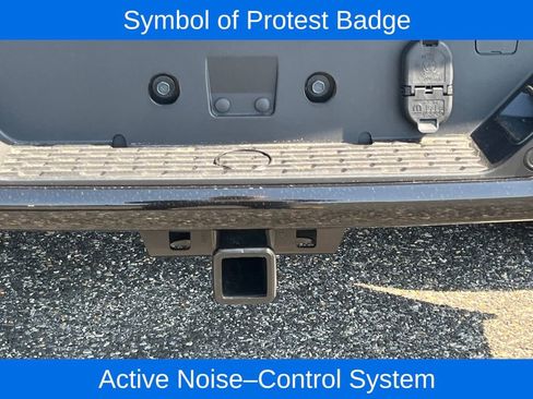 New 2026 RAM 1500 4x4 Crew Cab image 9