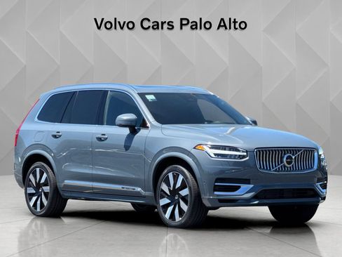Used 2023 Volvo XC90 T8 Ultimate w/ Lounge Package AWD/4WD image 12