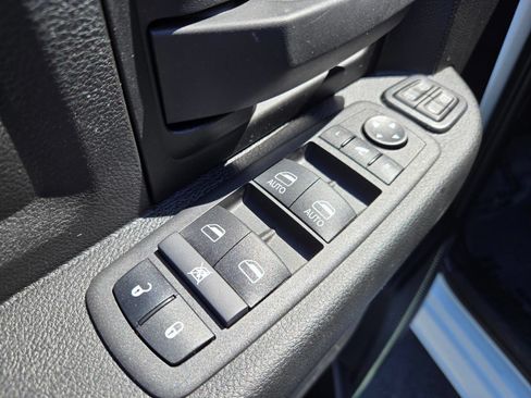 Used 2024 RAM 2500 Tradesman w/ Chrome Appearance Group AWD/4WD image 14