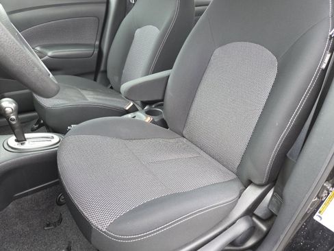 Used 2015 Nissan Versa SV image 23