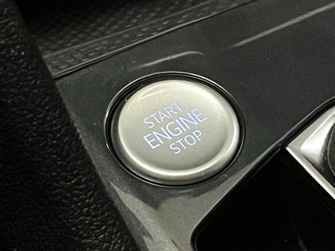 Used 2022 Volkswagen Tiguan SEL R-Line image 14