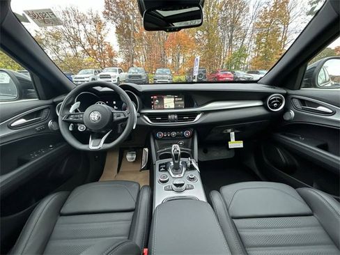 New 2025 Alfa Romeo Stelvio Sprint image 12