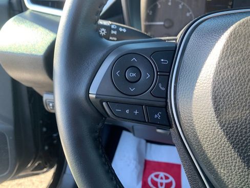 Used 2025 Toyota Corolla SE image 28
