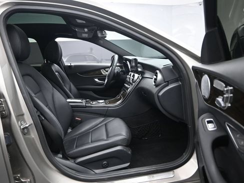 Used 2019 Mercedes-Benz C 300 4MATIC Sedan w/ Premium Package image 27