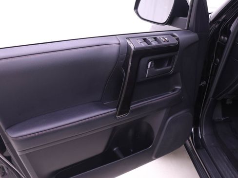 Used 2020 Toyota 4Runner TRD Off-Road Premium w/ Moonroof Package AWD/4WD image 8