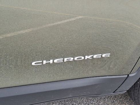 Certified 2020 Jeep Cherokee Limited AWD/4WD image 24