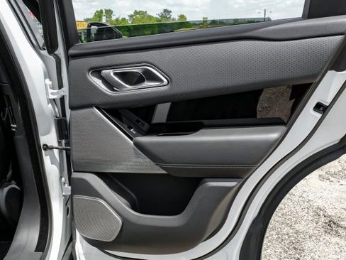 Used 2018 Land Rover Range Rover Velar R-Dynamic SE image 40