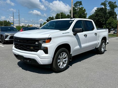 Used 2023 Chevrolet Silverado 1500 Custom AWD/4WD image 3