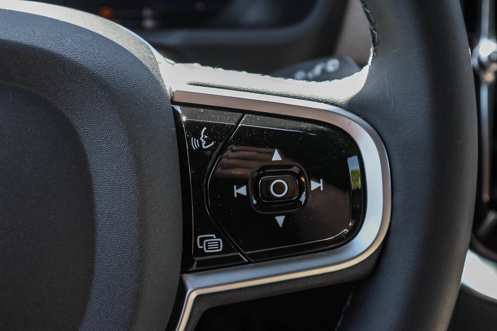 New 2026 Volvo XC90 T8 Plus w/ Protection Package Premier AWD/4WD image 32