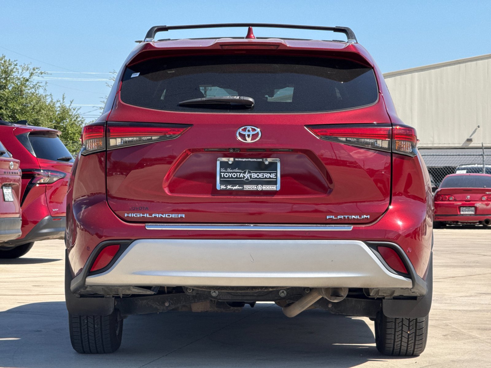 Used 2021 Toyota Highlander Platinum FWD image 4