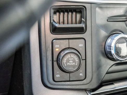 Used 2023 Ford F150 Lariat w/ FX4 Off-Road Package AWD/4WD image 30