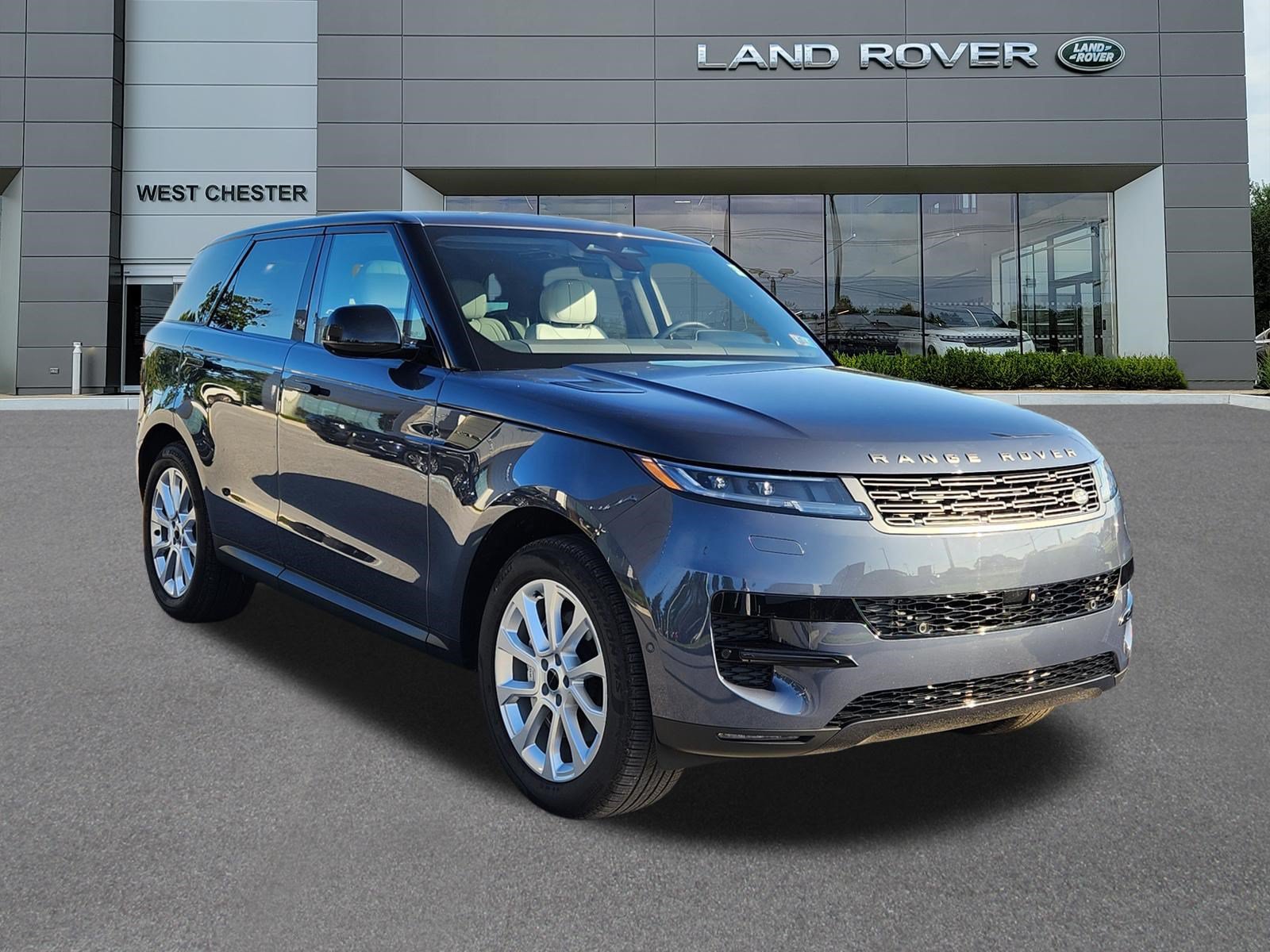 Certified 2026 Land Rover Range Rover Sport SE AWD/4WD image 2