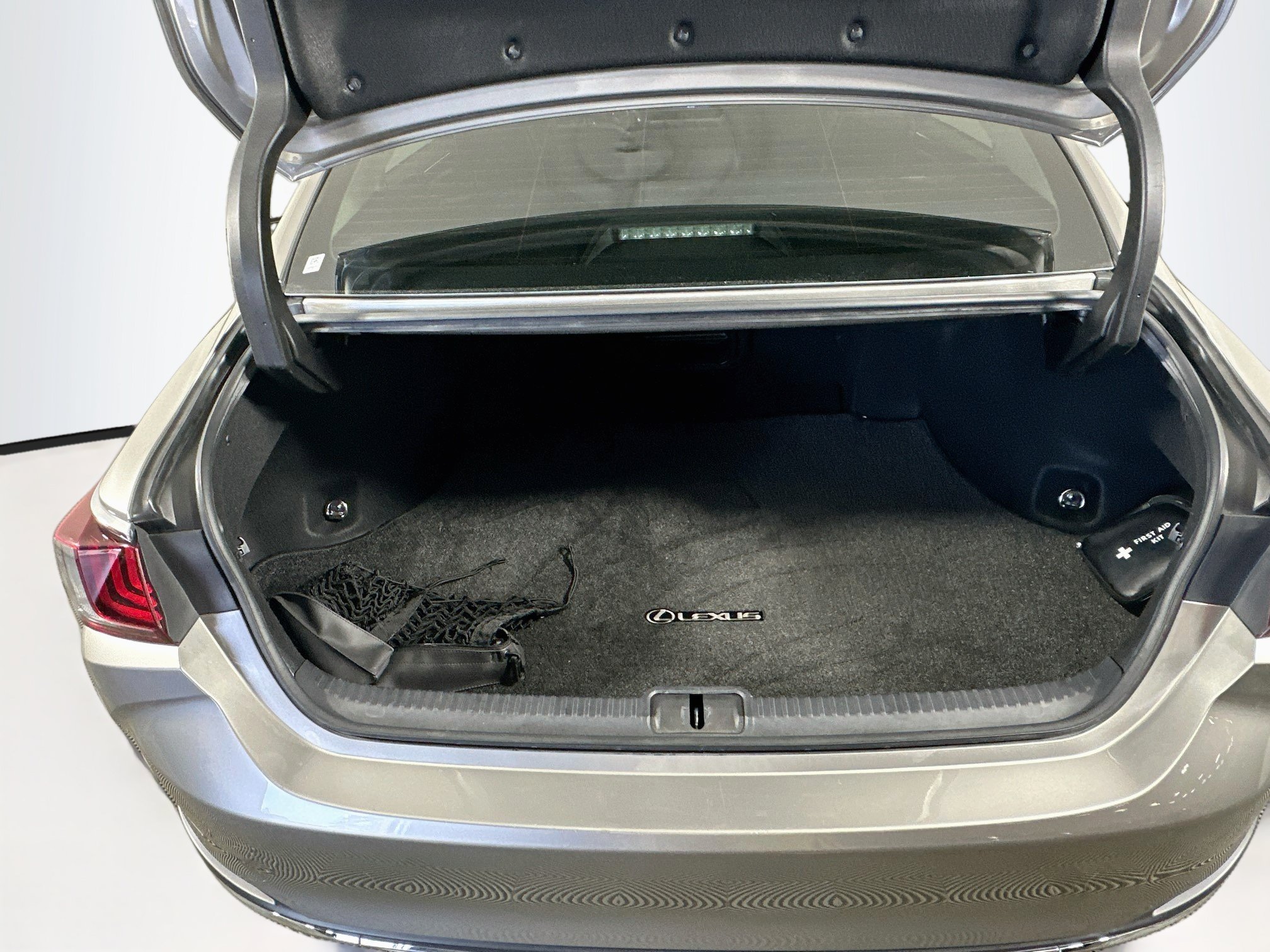 Used 2020 Lexus ES 300h w/ Accessory Package FWD image 27