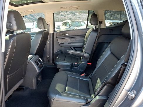 Used 2021 Volkswagen Atlas SEL R-Line image 11