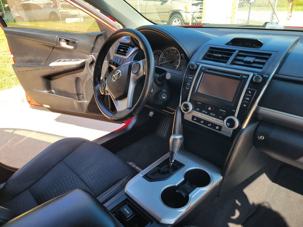 Used 2012 Toyota Camry SE FWD image 15