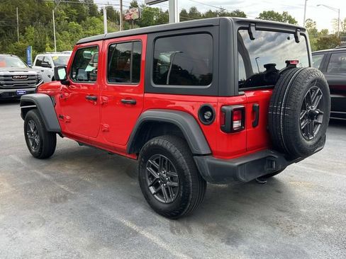 Used 2025 Jeep Wrangler Unlimited Sport AWD/4WD image 5