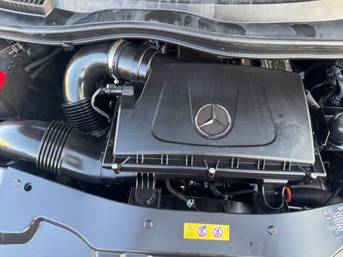Certified 2023 Mercedes-Benz Metris Passenger image 12