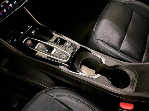 Used 2023 Chevrolet Bolt EUV LT w/ Convenience Package image 16