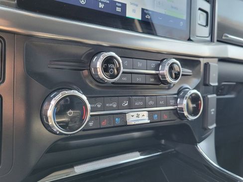 Used 2022 Ford F150 Lariat w/ Equipment Group 502A High AWD/4WD image 22