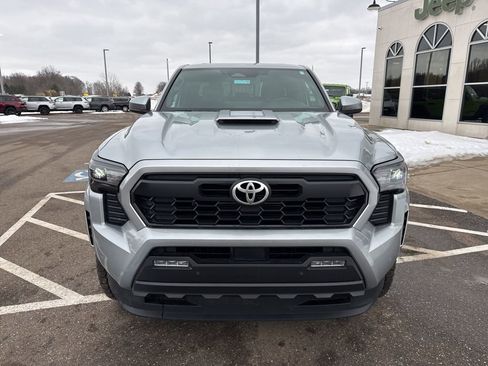Used 2024 Toyota Tacoma TRD Sport w/ TRD Sport Upgrade Package image 3