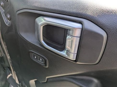 Used 2023 Jeep Gladiator Willys image 33