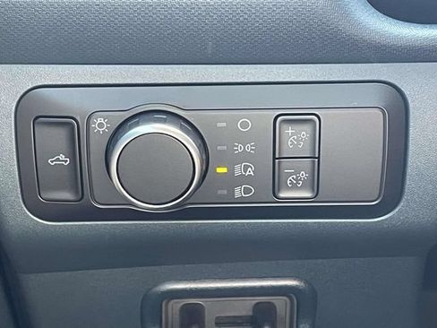 Certified 2025 Ford Maverick XLT w/ 4K Tow Package AWD/4WD image 17