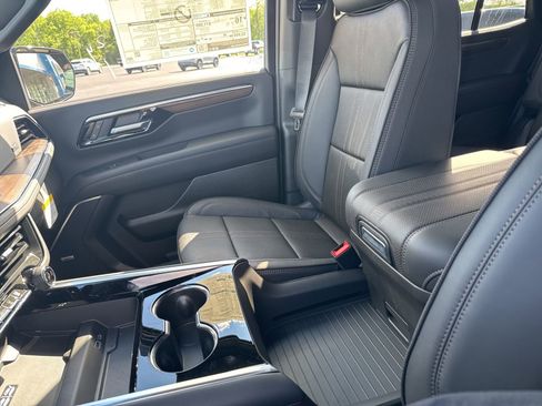 New 2026 Chevrolet Tahoe High Country AWD/4WD image 30