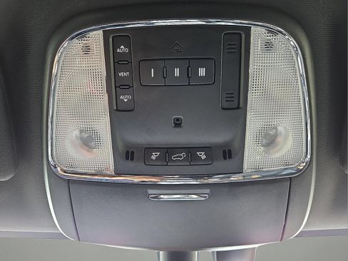 Used 2022 Jeep Grand Cherokee Laredo X AWD/4WD image 20